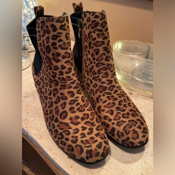 Leopard Print Ankle Boots (NWOT) - Picture 1 of 4